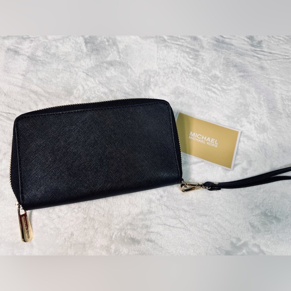 Michael Kors Leather Wallet Wristlet - Picture 3 of 9